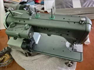 Máquina de coser Refrey Transforma