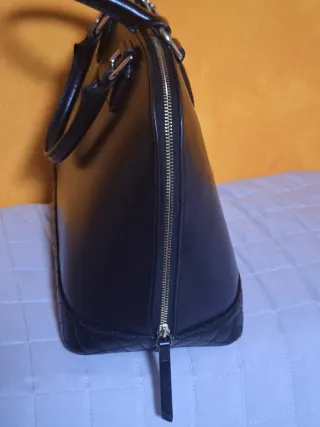 Borsa bauletto Guess nera