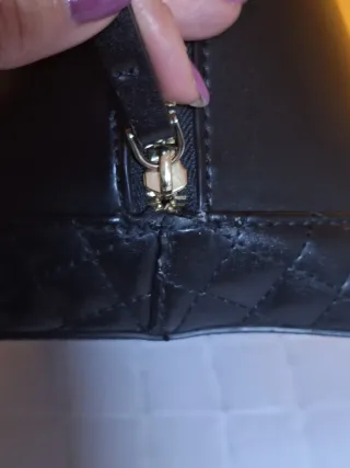 Borsa bauletto Guess nera