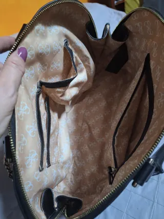 Borsa bauletto Guess nera