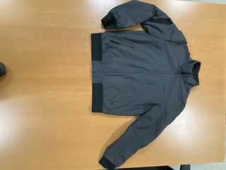 Cazadora bomber Carhartt negra
