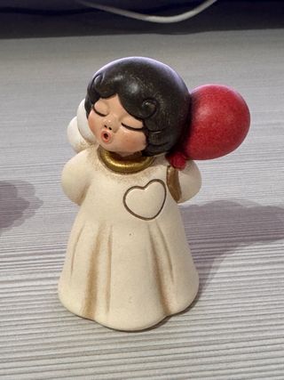 Pupazzo Thun Angelo con Palloncino Rosso