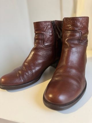 Botines de piel Wonders con hebilla