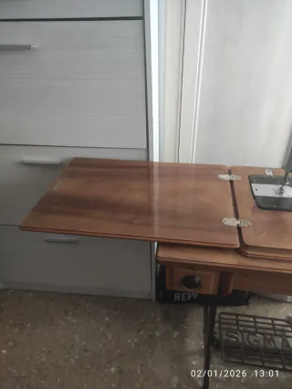 Máquina de coser Sigma antigua