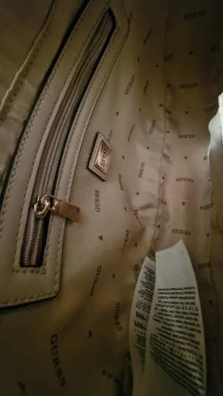 Bolso Guess Beige y Dorado Auténtico.