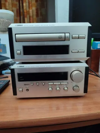 Yamaha CD Player y Receptor Estéreo