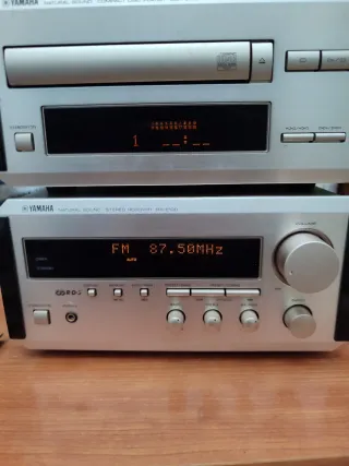 Yamaha CD Player y Receptor Estéreo