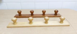 Perchero de madera con 4 ganchos
