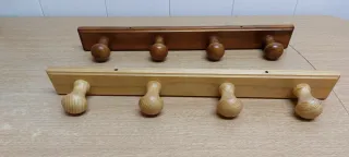 Perchero de madera con 4 ganchos