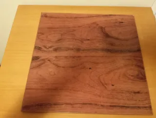 Scacchiera, dama e pezzi