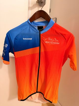 Maillot Ciclismo Vertidissim Talla M sin usar.