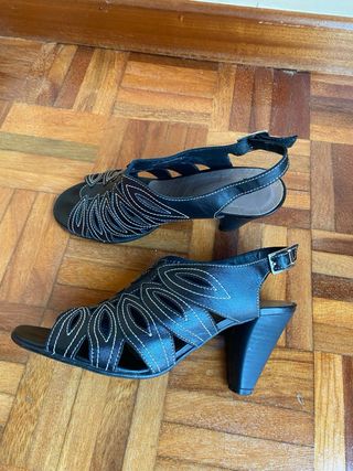 Sandalias de piel negras Talla 37 Tacon 8cm