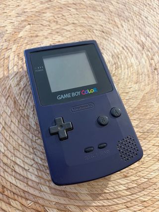 Game Boy Color + Pokémon Rojo