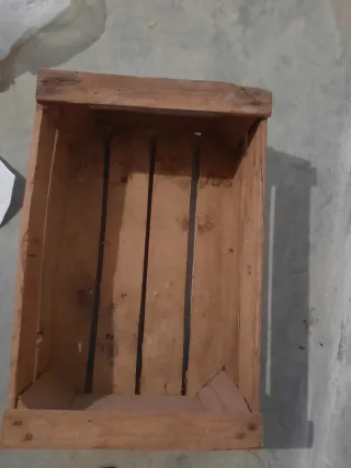 Caja antigua de madera para recoger fruta