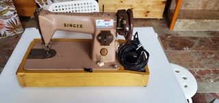 Máquina de coser Singer.