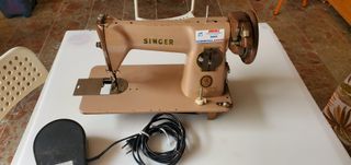 Máquina de coser Singer.