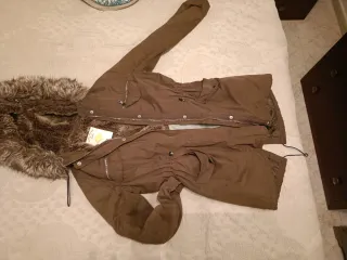 Abrigo verde militar mujer