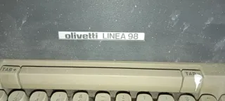 Máquina de escribir Olivetti Línea 95