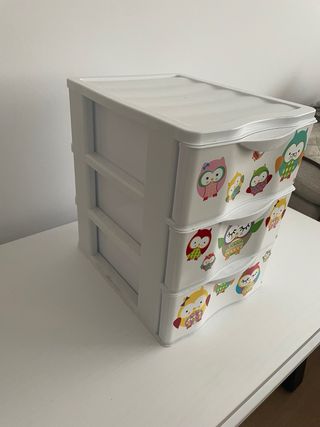Cajonera de plástico con dibujos de búhos