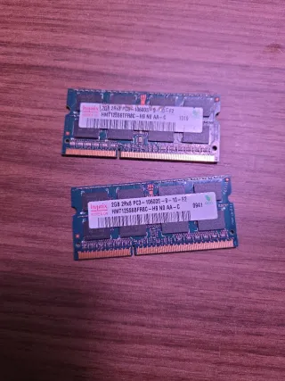 2x Hynix 2GB DDR3 RAM PC3-10600S