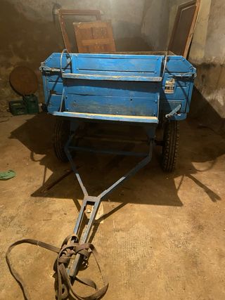 Remolque agrícola azul