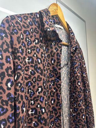 Camisa larga estampada leopardo