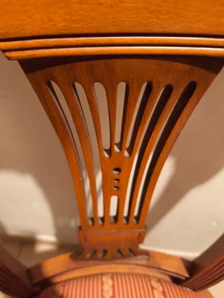 Mesa + 6 Sillas de madera maciza talladas