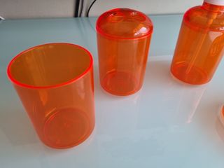 Set bagno arancione in plastica