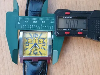 Reloj Lotus Cronógrafo Amarillo