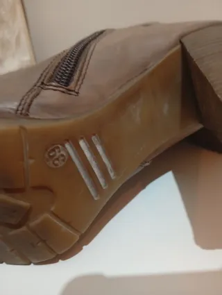 Botas altas de piel marrones