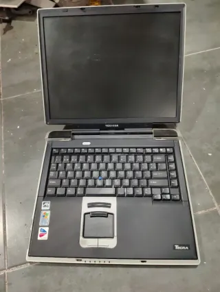 Portátil Toshiba Tecra Retro