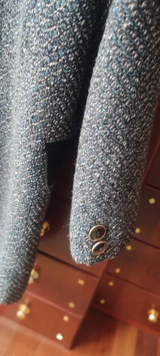 Elegante traje chaqueta y falda