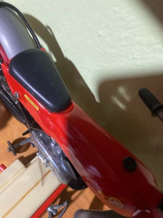 Juguete Moto Montesa cota con Mando