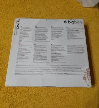 NUEVO. Custodia+accessori Nintendo DSi XL