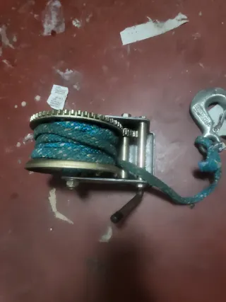 Cabrestante pequeño con gancho