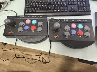 2 Joysticks PXN-0082 como nuevos