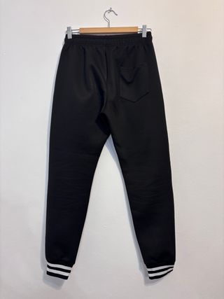 Pantalón chándal negro Talla M