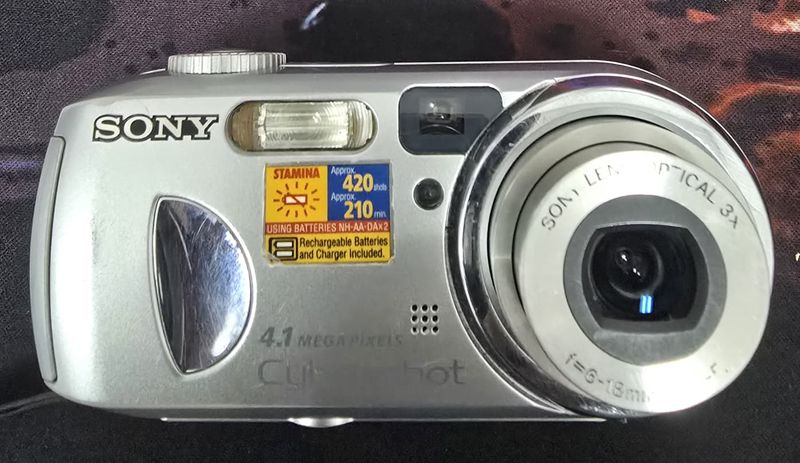 Cámara Sony Cyber-shot 4.1 MP afbeelding 4