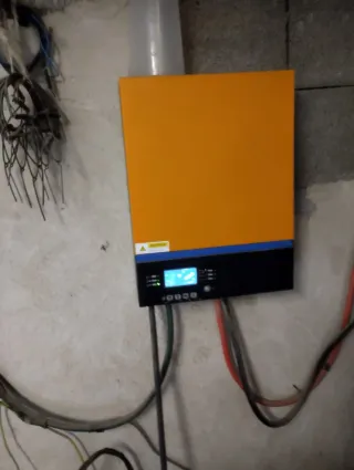 Convertidor, cargador y baterías para placas solar