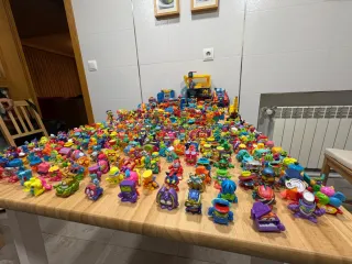 Superzings: Figuras, Vehículos y Estaciones