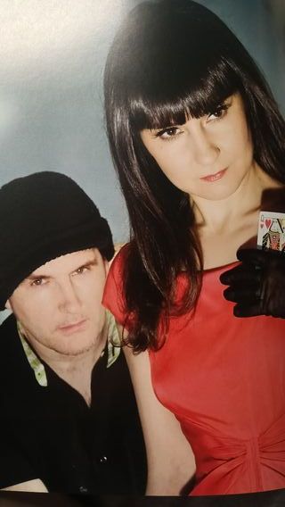 Libro + 2 CDs Amaral: Gato negro, dragón rojo