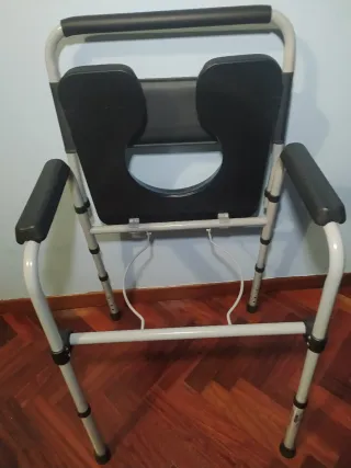 Silla WC HomCom (plegable y regulable)