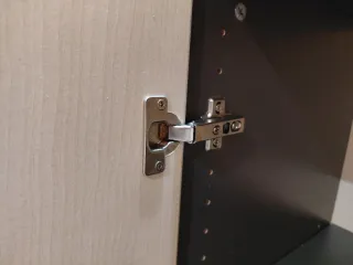 Armario de trabajo madera con 5 baldas de metal