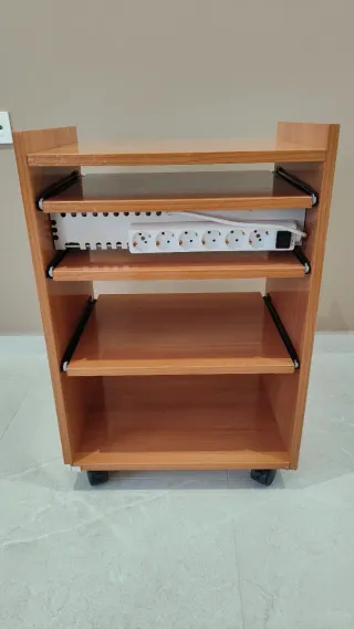 Mesa de ordenador de madera, tamaño reducido