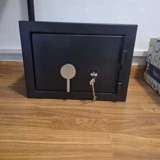 Armero 2-3 armas cortas homologado