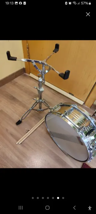 Caja de batería con soporte y baquetas