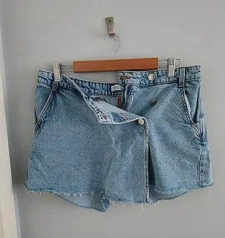 Pantalón corto vaquero Zara Talla L