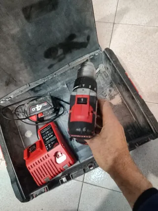 Taladro Percutor Milwaukee M18 Brushless