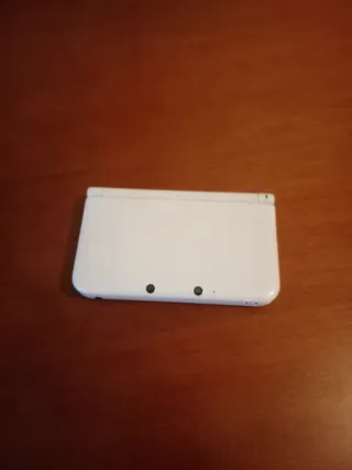 Nintendo 3DS XL Blanca + Mario Kart 7