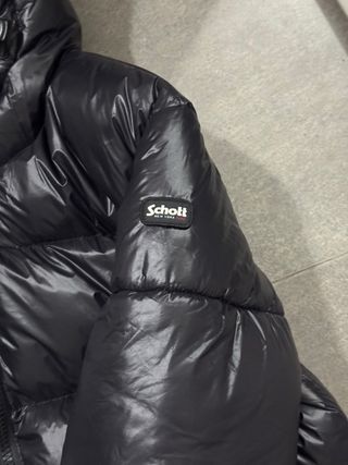 Chaqueta Schott Negra con Capucha casi nuevo